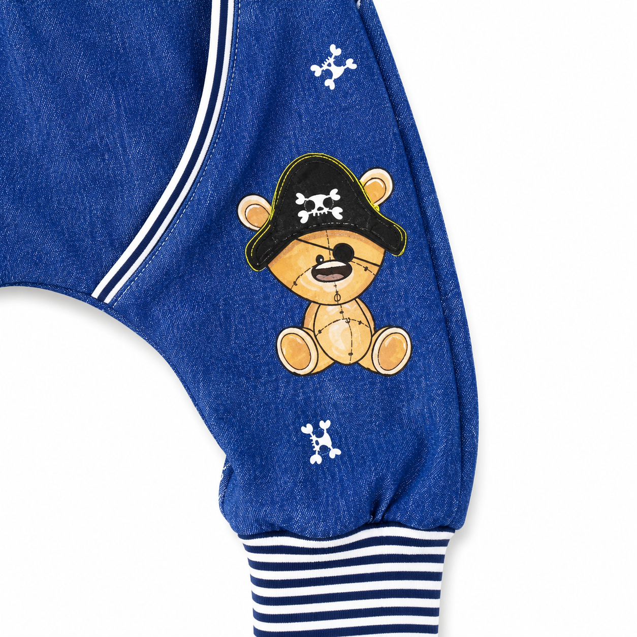 Jeansstyle Teddy Pirat Pumphose – Handgefertigte Babyhose mit Piratenmotiv
