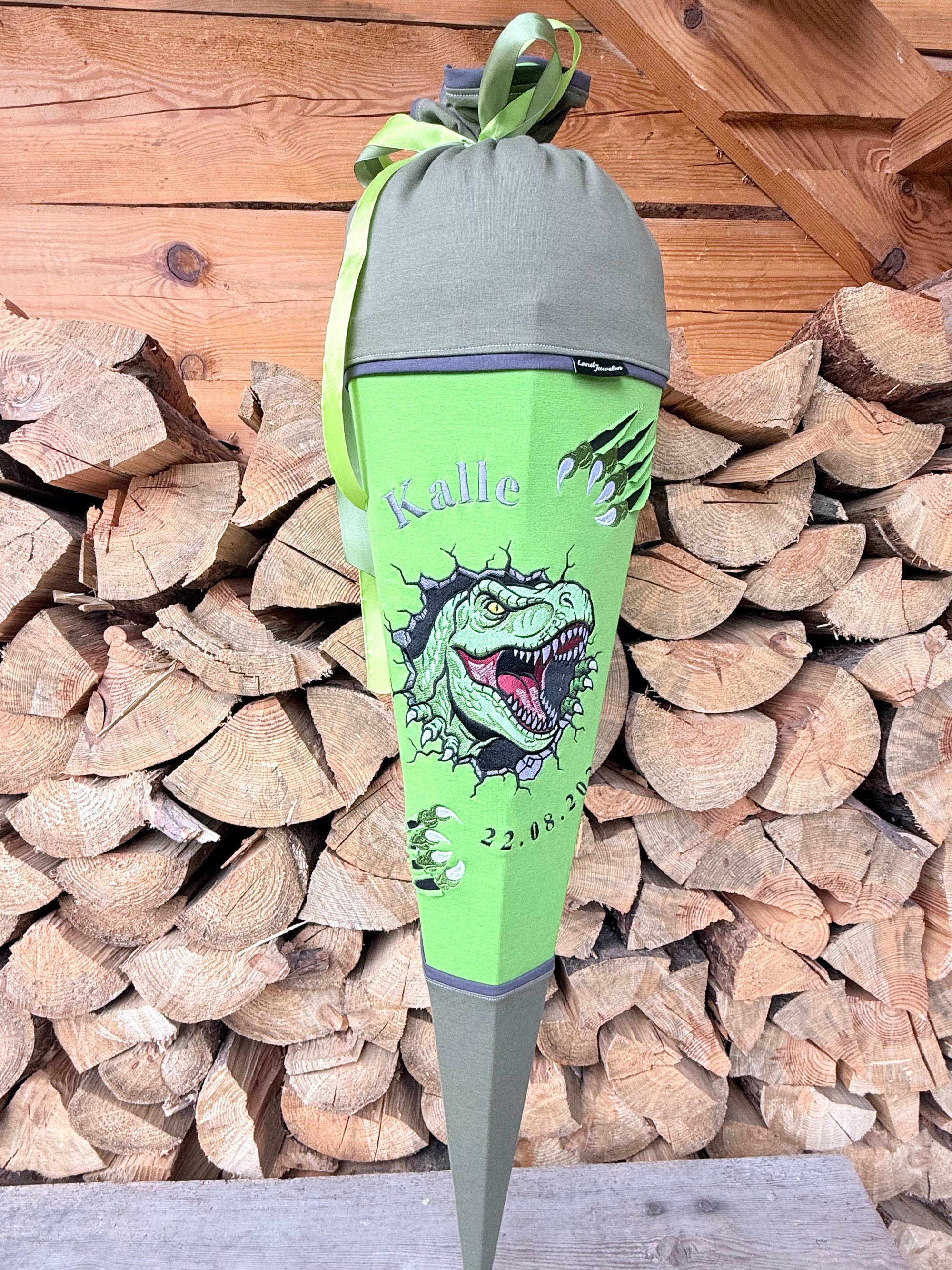 Personalisierte Zuckertüte mit Dino – 2-in-1 Schultüte & Kissen